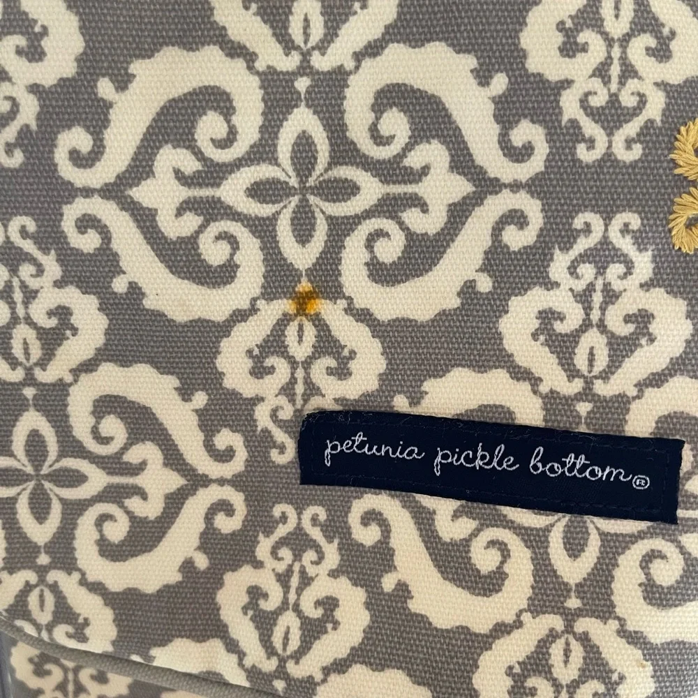 PETUNIA PICKLE BOTTOMS DIAPER BAG 👶 🍼